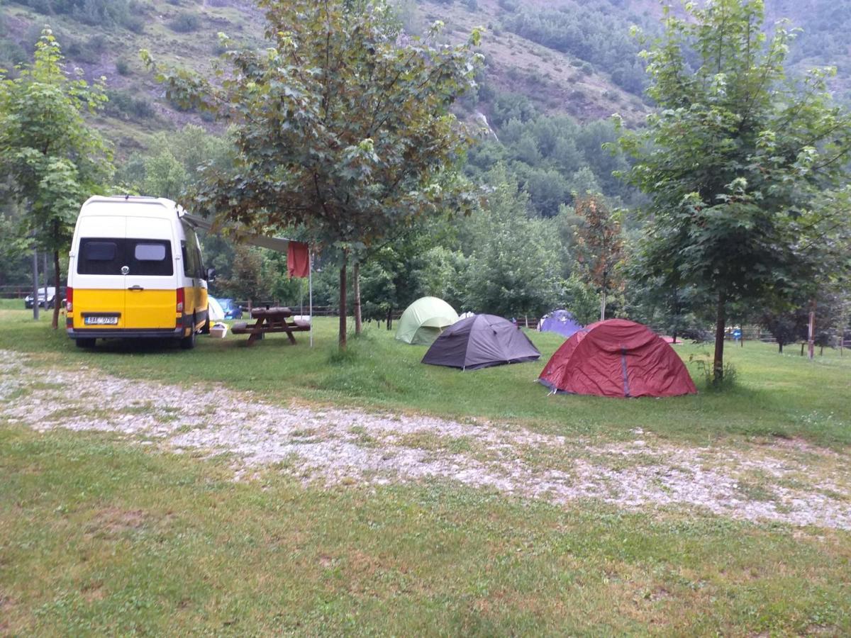 Camping Riu Gelat Hotell Espot Eksteriør bilde
